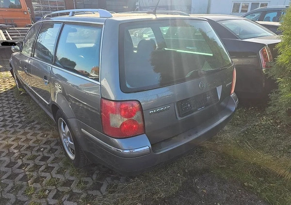 Volkswagen Passat cena 4200 przebieg: 221000, rok produkcji 2004 z Prudnik małe 29